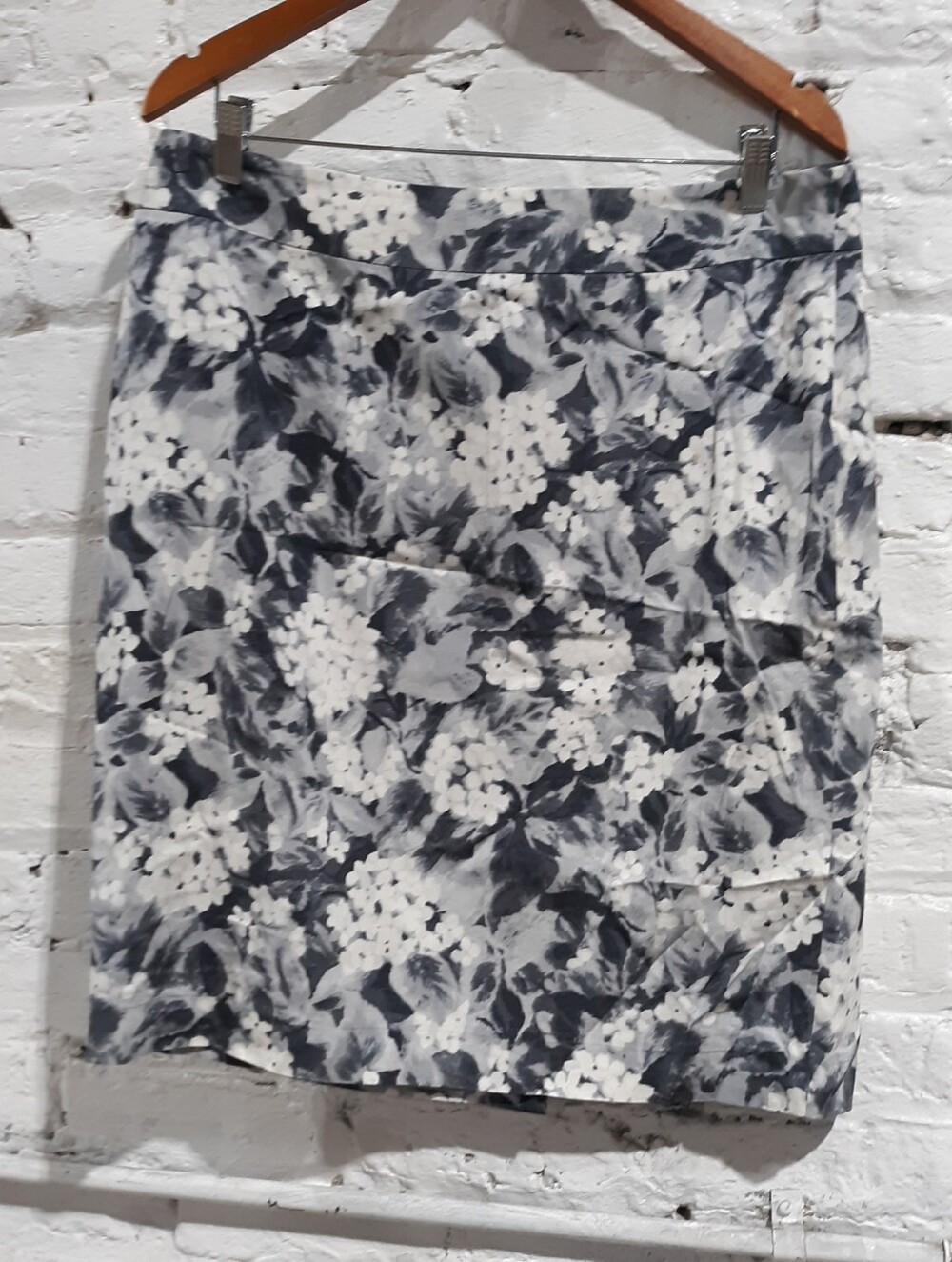 Talbots Vintage Grey White Floral Cotton Blend Pencil Skirt Size 12